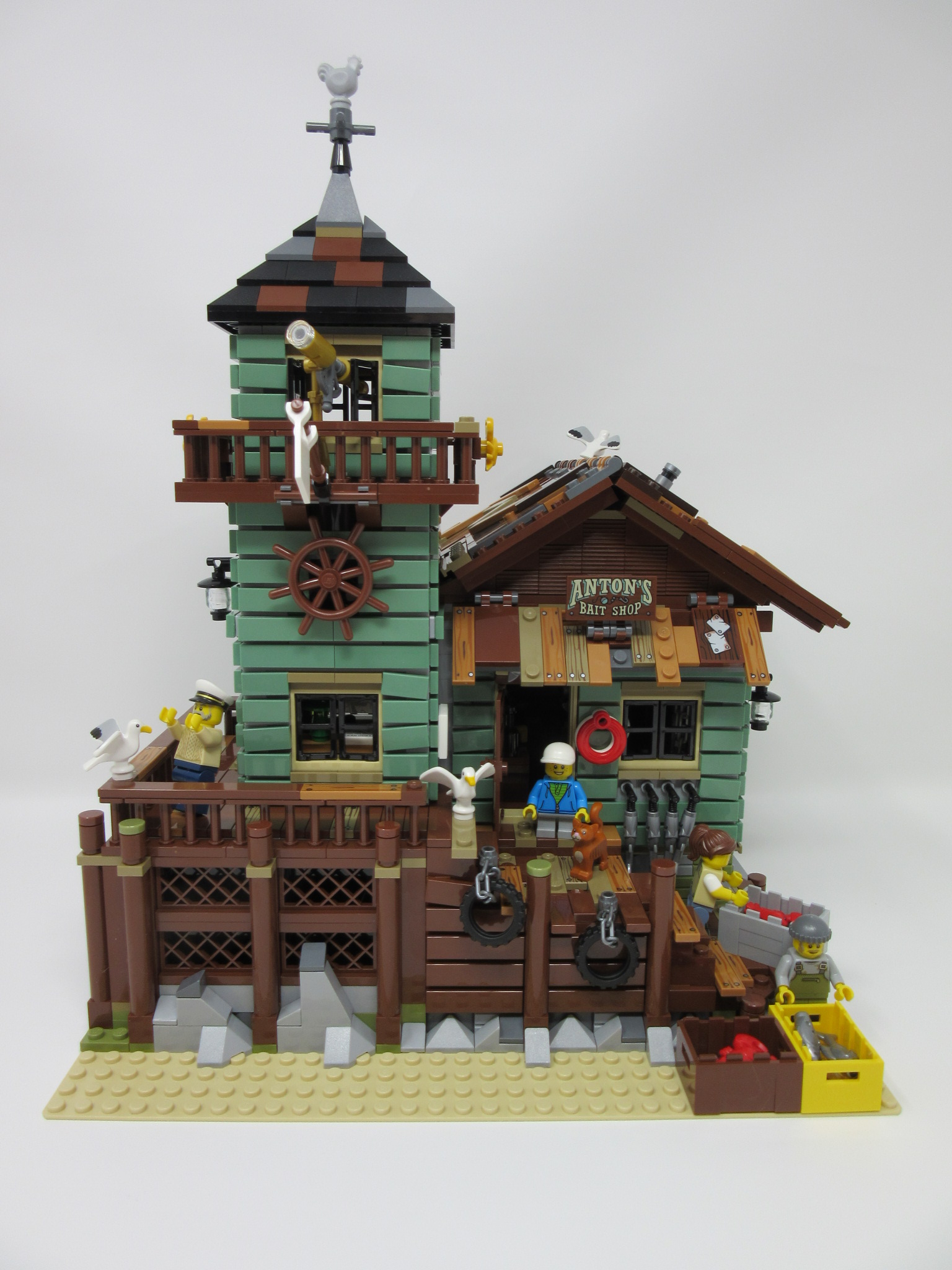 Modifying & Setting the LEGO Old Fishing Store into a Small