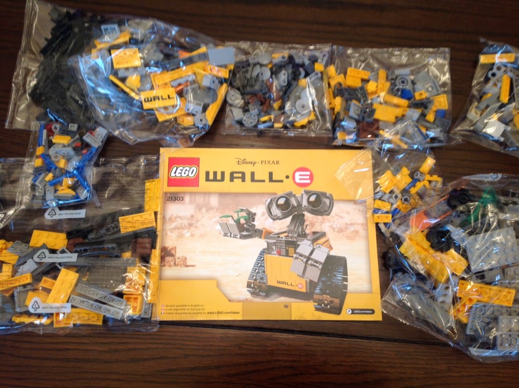 LEGO WALL-E ©WagonPilot