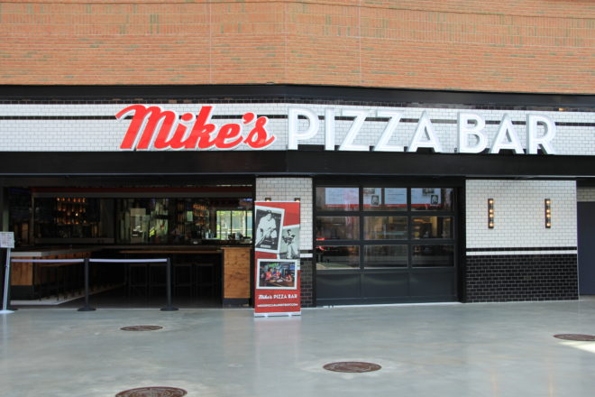 Mike's Pizza Bar Detroit ©R. Christensen