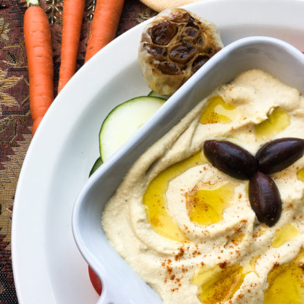 Easy Roasted Garlic Hummus