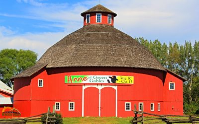 Watch a Performance at Indiana’s Famous Round Barn Theater at Amish Acres