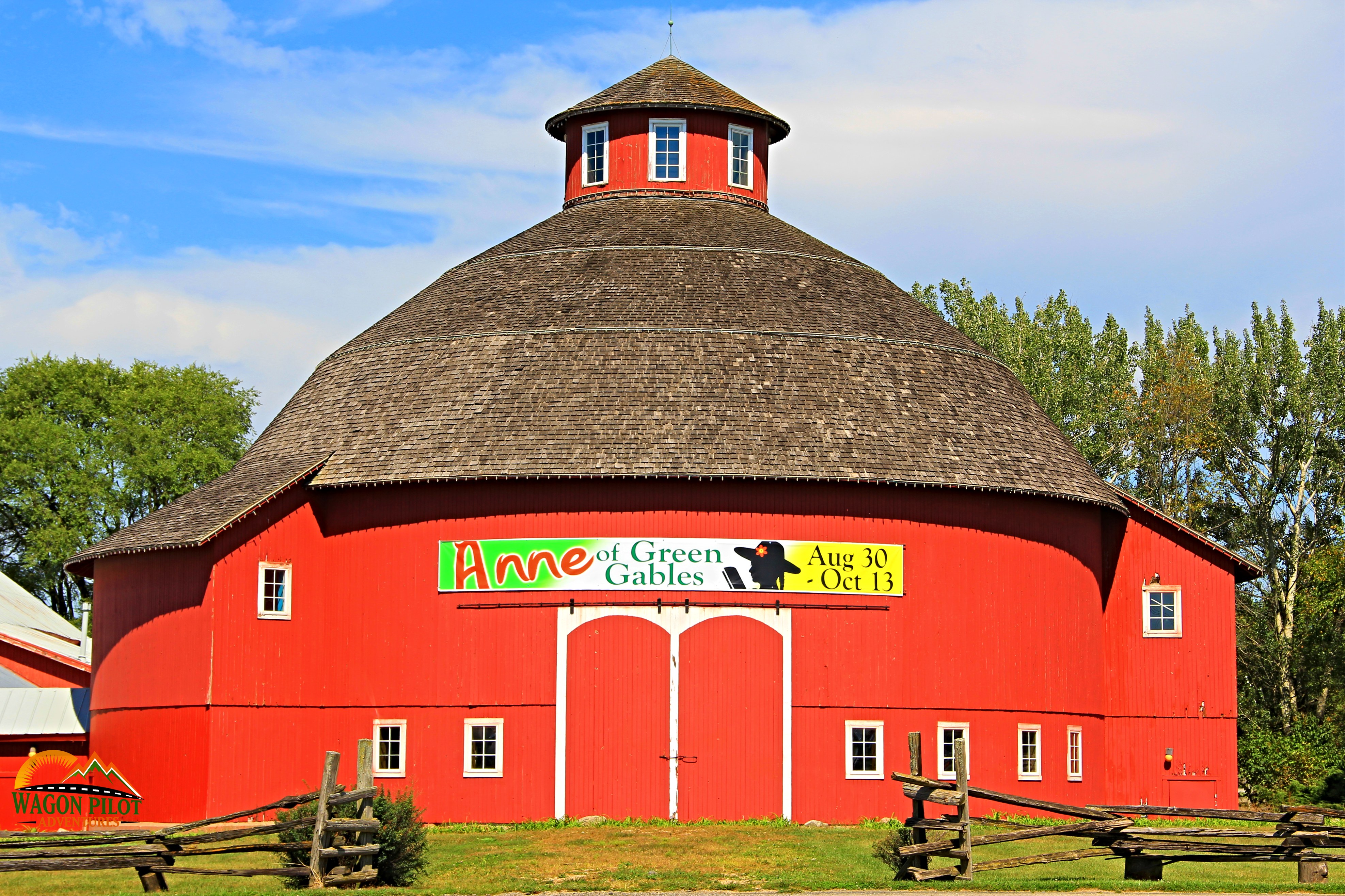 Watch A Performance At Indianas Famous Round Barn Theater At Amish Acres