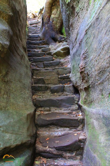 Hocking Hills Cantwell Cliffs Hiking Trail